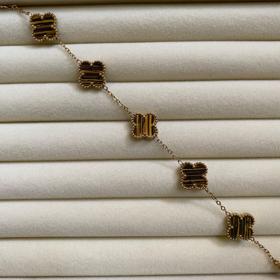 Brown pattern clove bracelet
