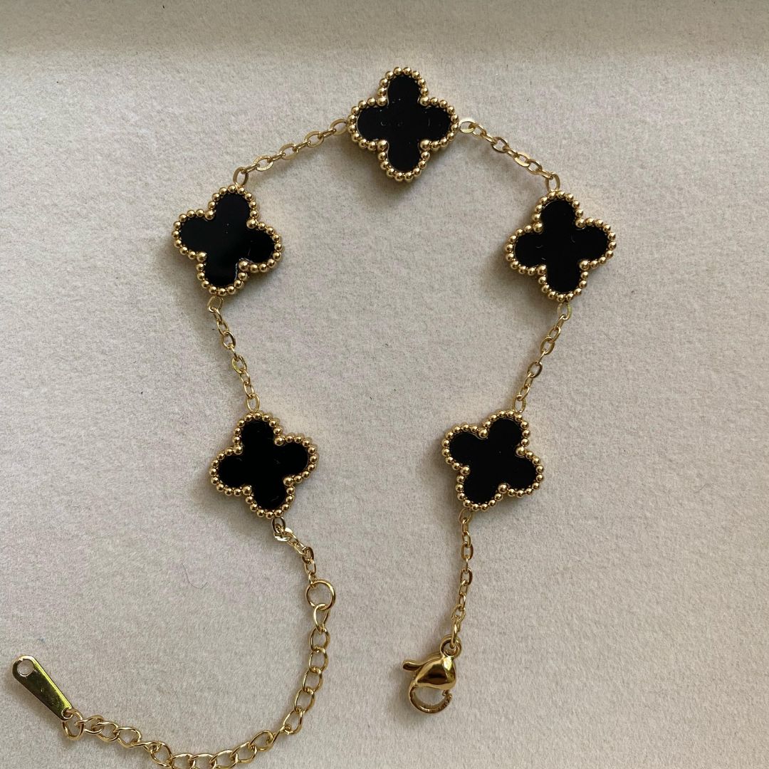 Black clove bracelet