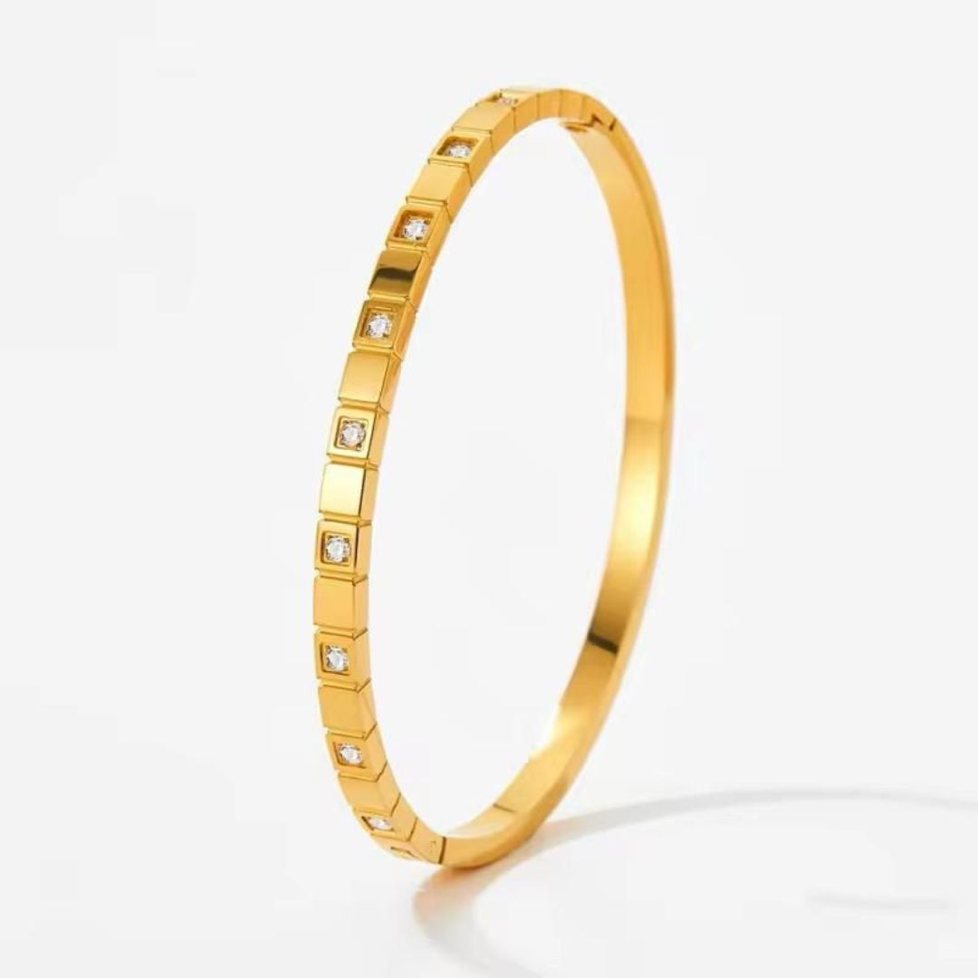 Cubic stones handcuff