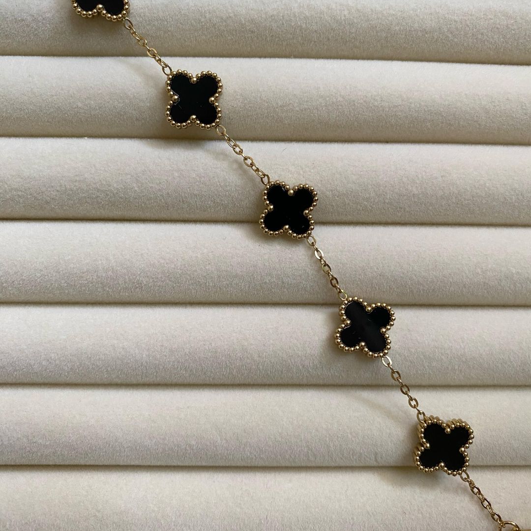 Black clove bracelet