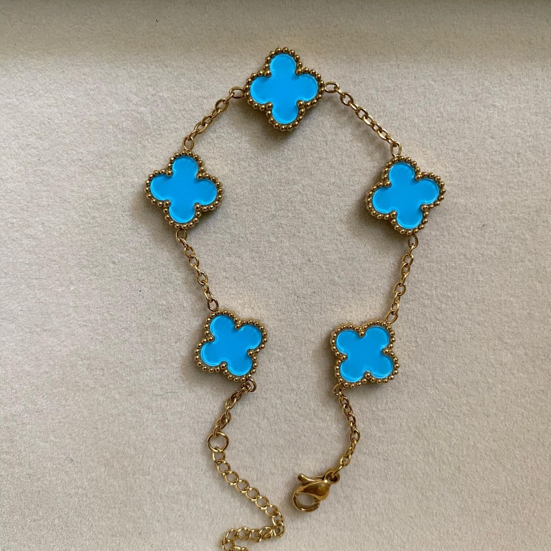 Sky blue clove bracelet