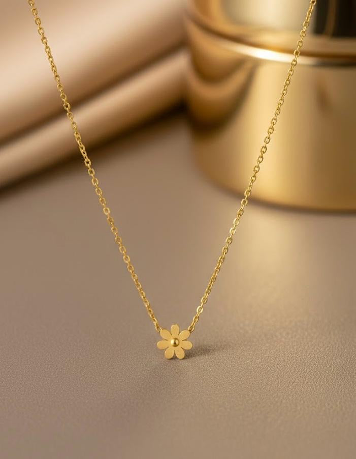 Daisy flower necklace