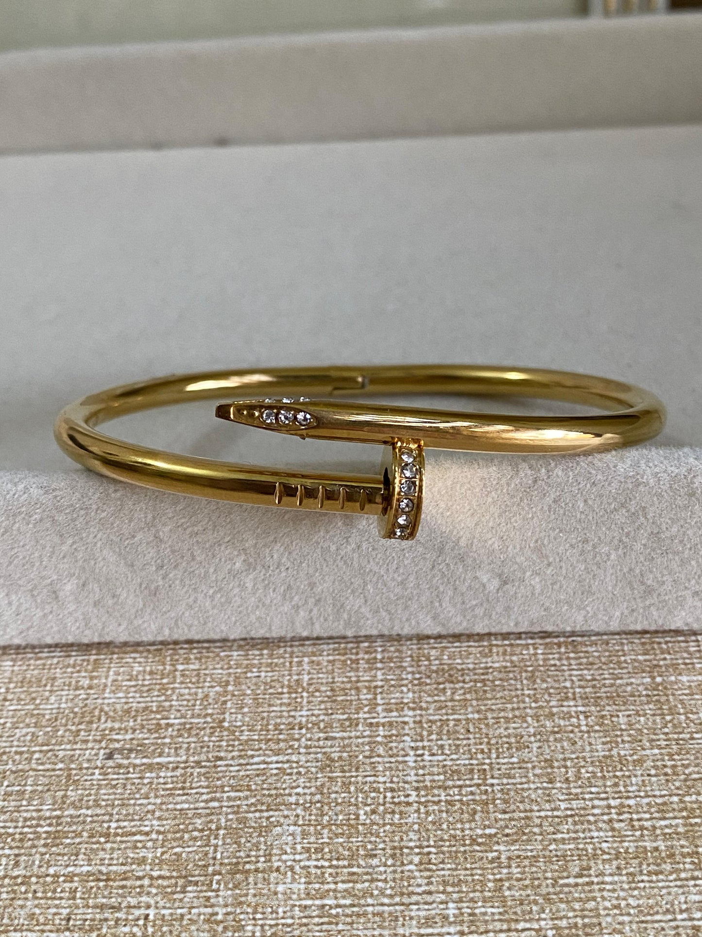 Nail stones handcuff