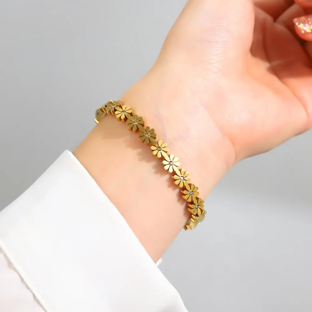 Daisy flower handcuff