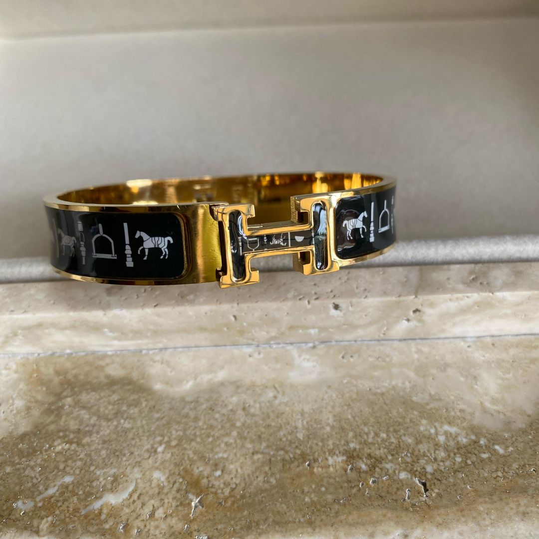 Black H handcuff