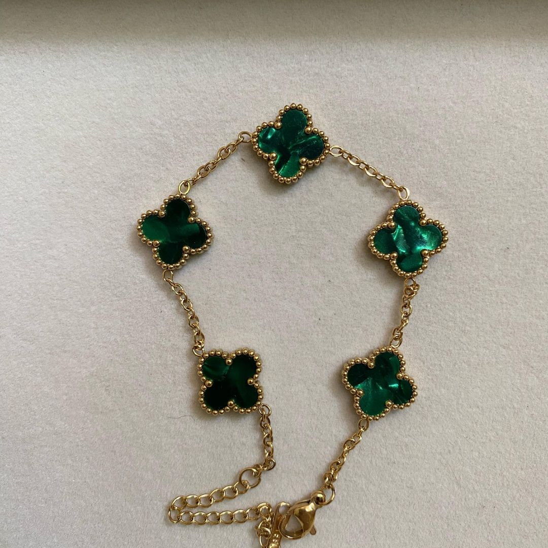 Bottle green clove bracelet