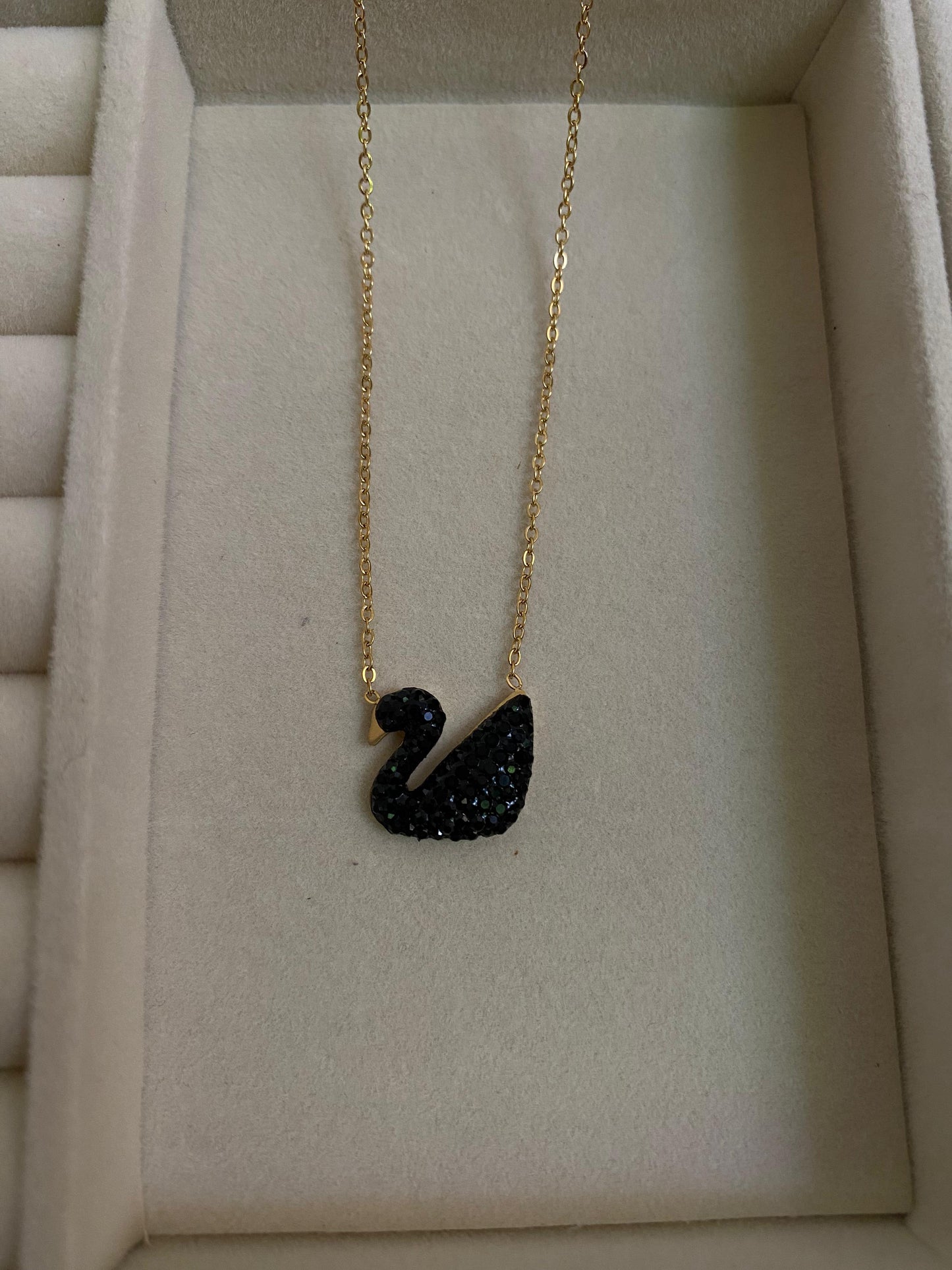 Swan black necklace