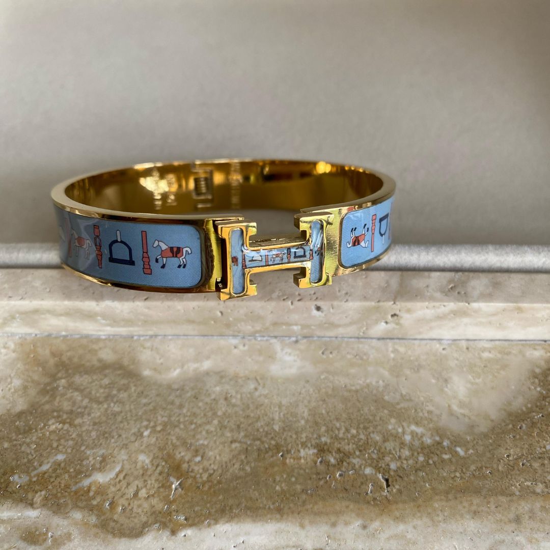 Blue H handcuff