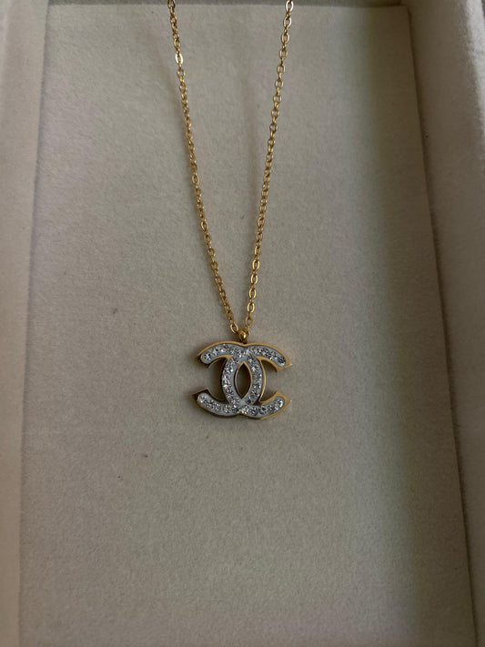 Channel necklace