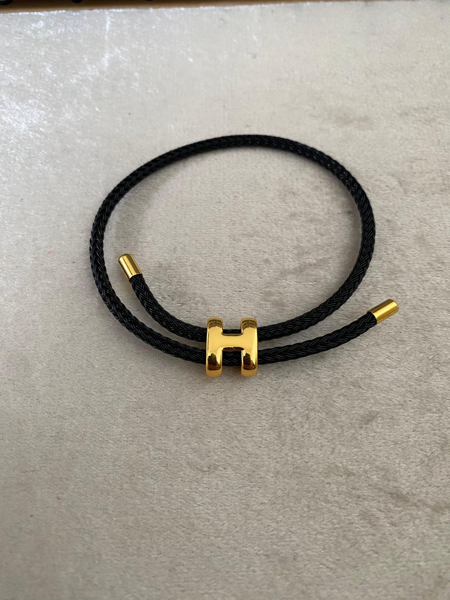 Black H band