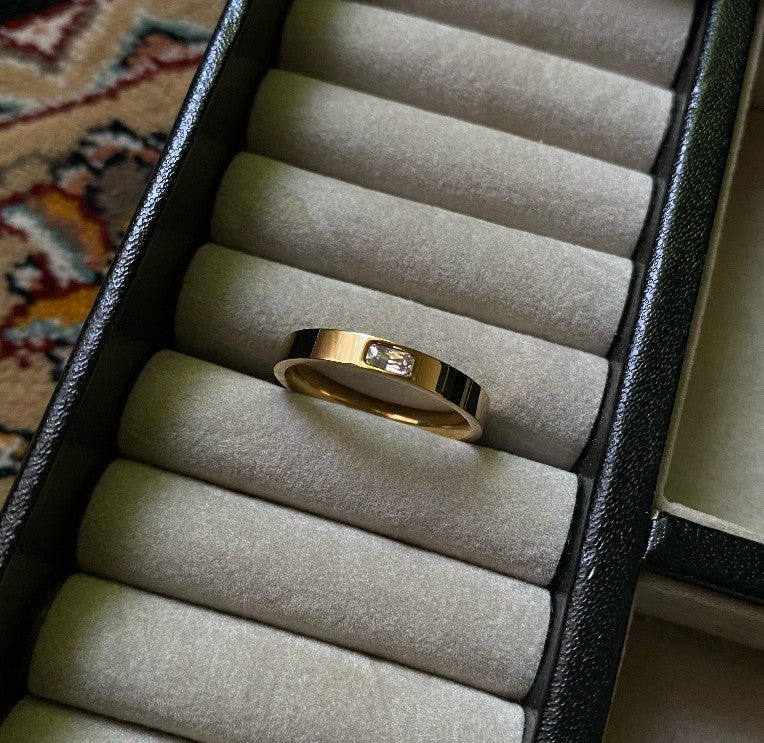 Gold Single Stone Ring