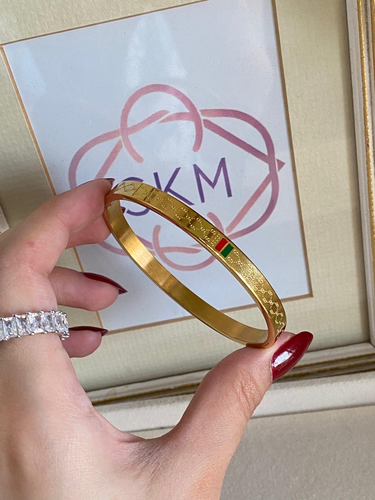 Gucci solid handcuff