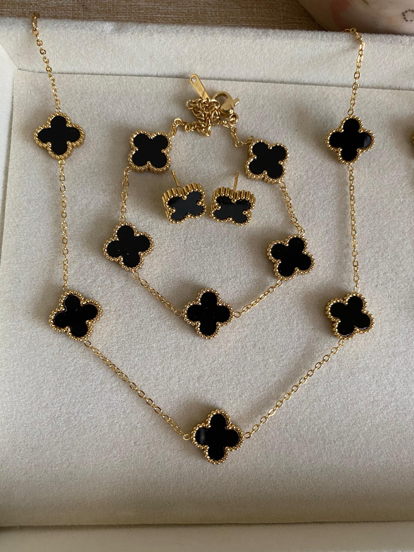 Black clove set