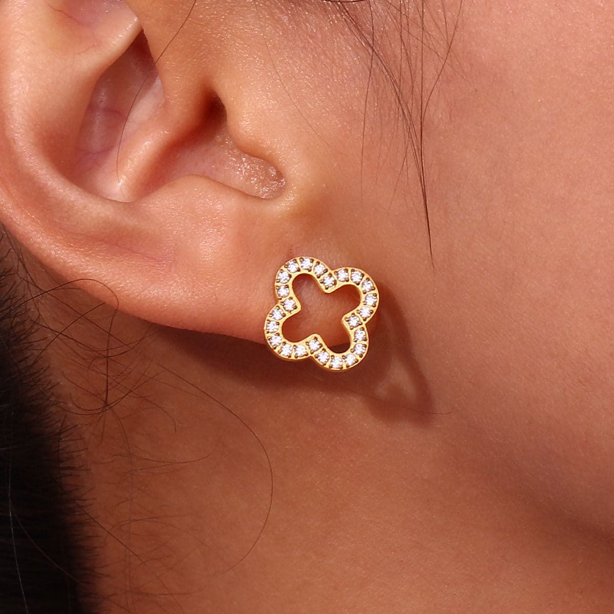 VCA hollow studs