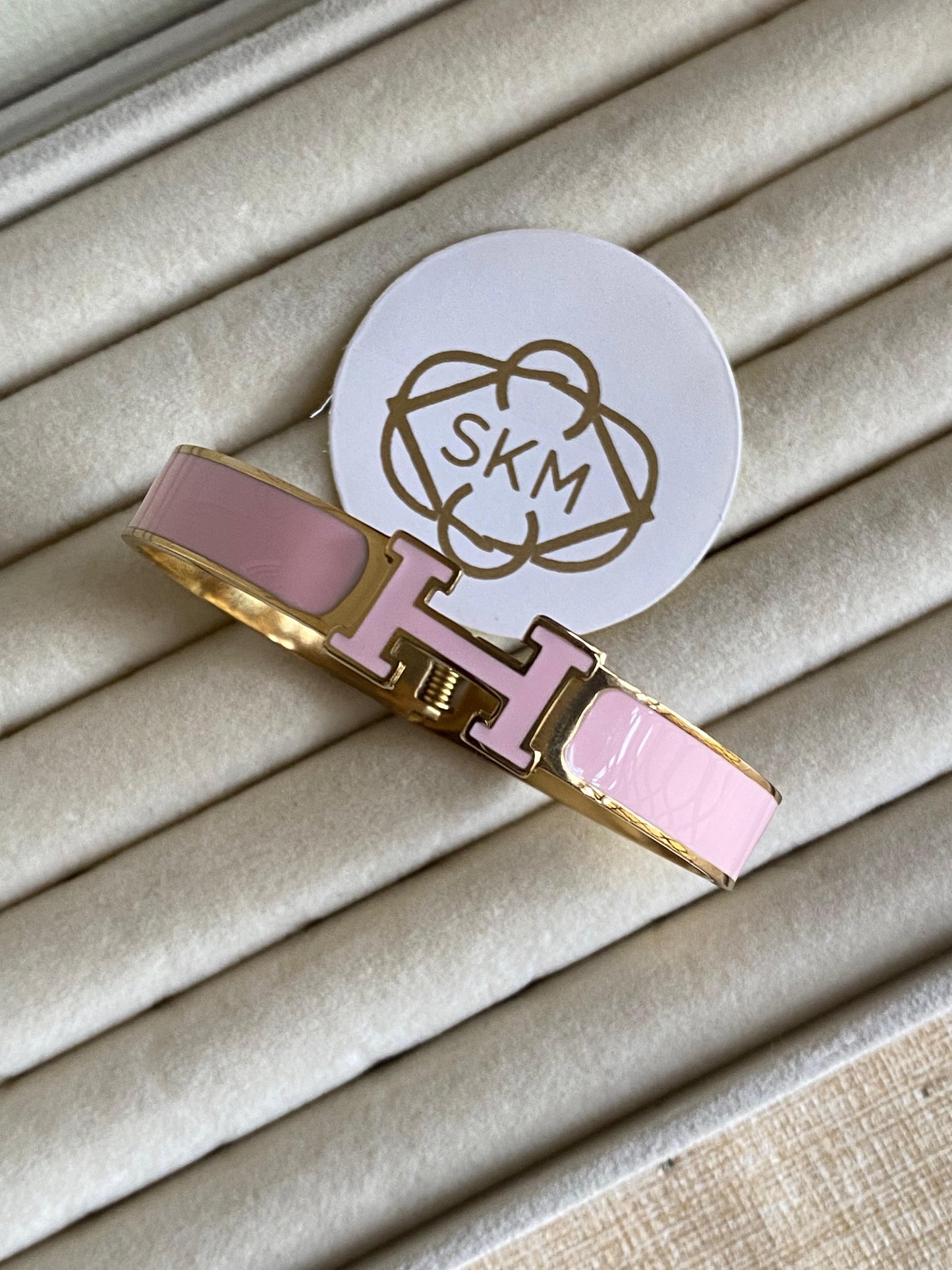 Powder Pink H Handcuff