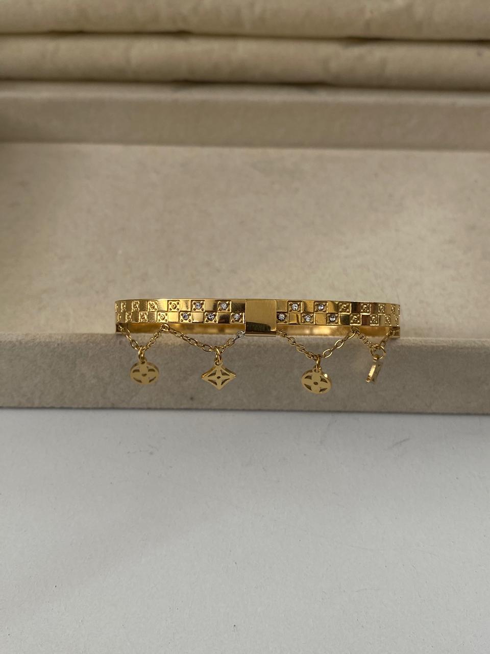 Gold Charms handcuff