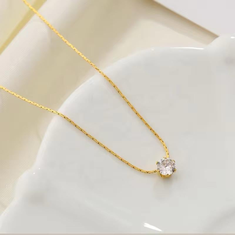 Dainty stone necklace